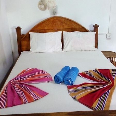 Bandula Home Stay Сигирия Экстерьер фото
