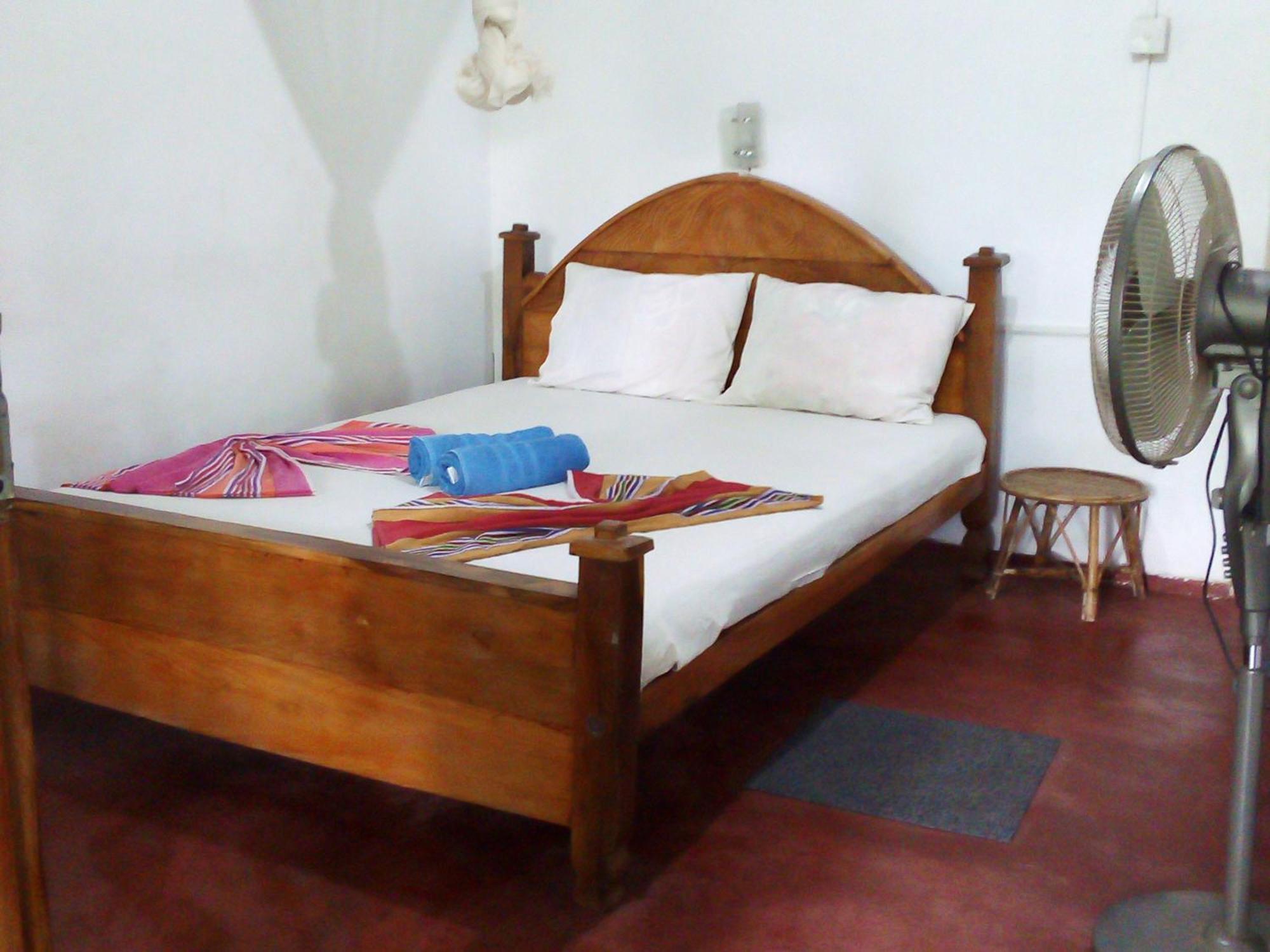 Bandula Home Stay Сигирия Номер фото